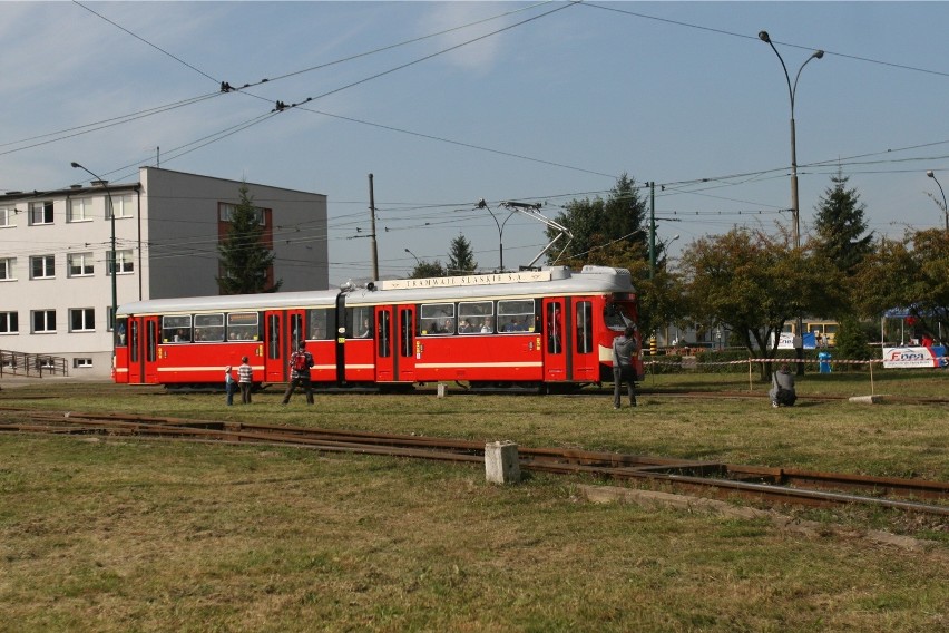 Tramwaje typu E1 dorobiły się u pasażerów kilku przezwisk....