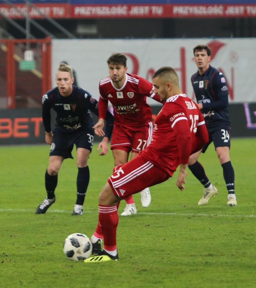 Piast Gliwice - Pogoń Szczecin 3:0.