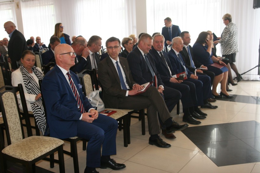 Błogosławiony Stefan Kardynał Wyszyński patronem powiatu ostrowskiego. Uroczysta sesja odbyła się 27.05.2022 w Szulborzu Wielkim