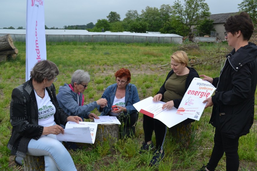 Panie z Koła Gospodyń Wiejskich "Grzmiączki" na organizację...