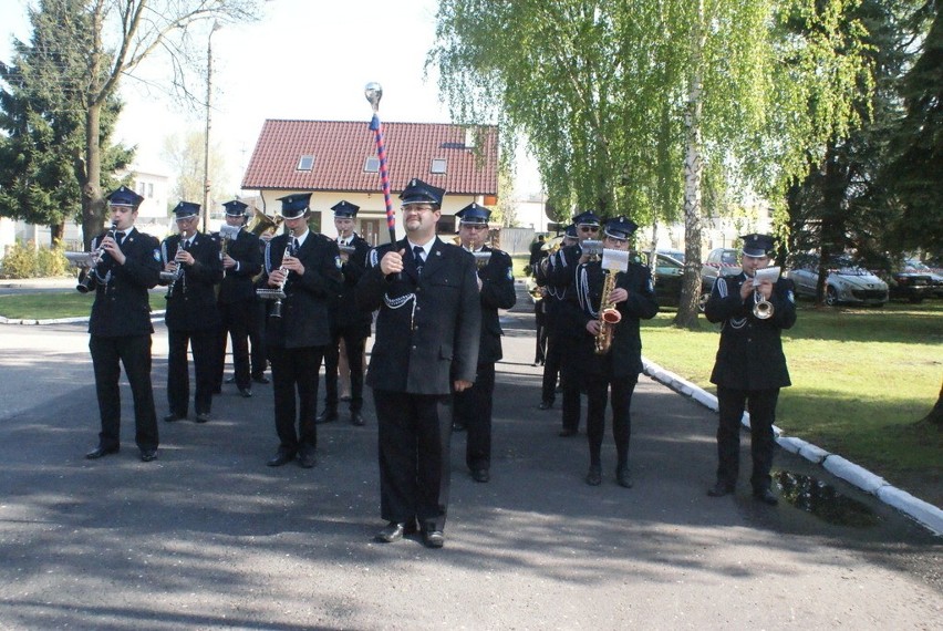 Święto dąbrowskich strażaków: gratulacje, awanse, a na...