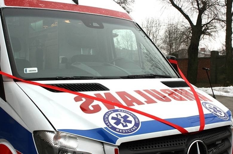 Żory: 50-latek uszkodził ambulans i próbował pobić ratowników WPR 