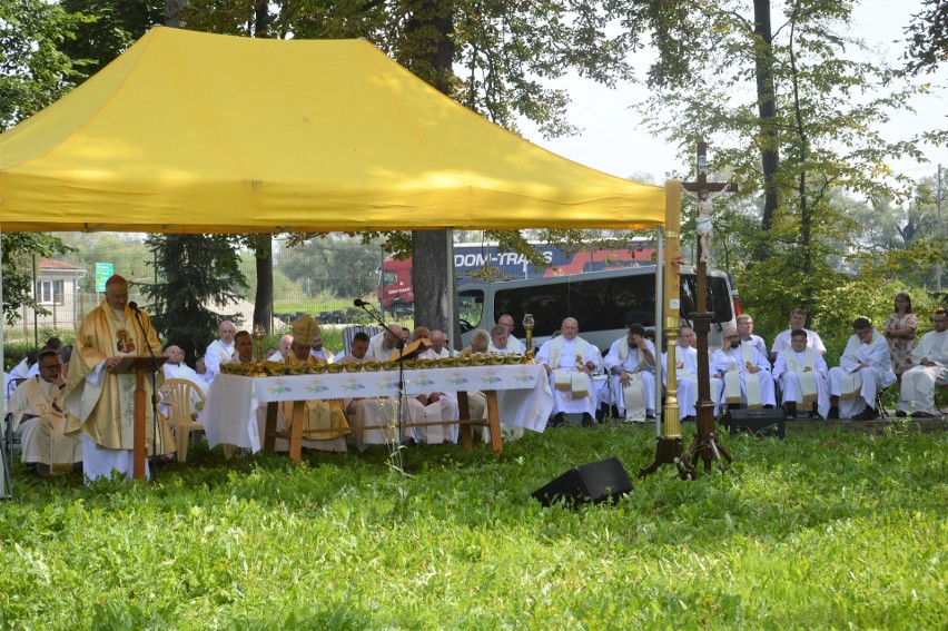 Przez Proszowice przechodzą uczestnicy 40. Pieszej Pielgrzymki Tarnowskiej