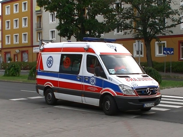 Mieszkanka Koszalina z raną kłutą okolic szyi trafiła do szpitala. Podejrzany o atak mężczyzna został zatrzymany.