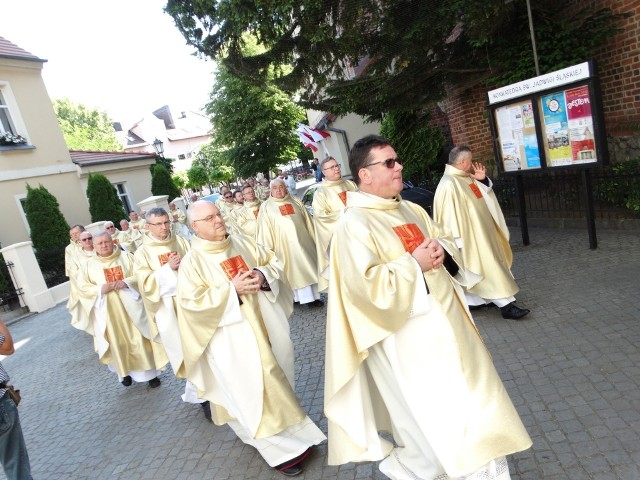 W diecezji zielonogórsko-gorzowskiej jest około 500 kapłanów.