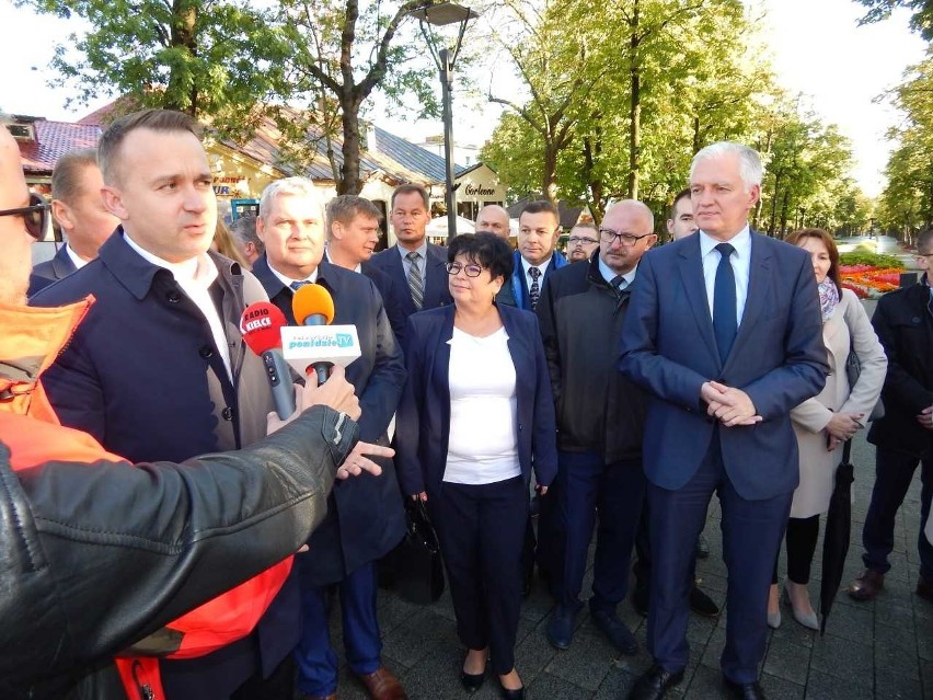 Wicepremier Jarosław Gowin w Busku-Zdroju. Udzielił poparcia kandydatom na wójtów i burmistrzów