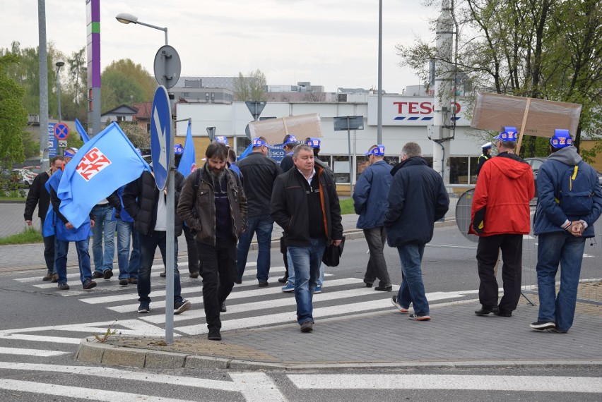 Trwa protest w Rybniku. Zablokowane centrum miasta! ZDJĘCIA