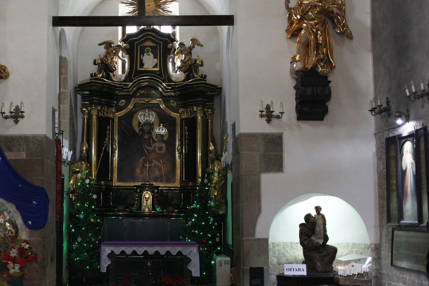 Uszkodzony obraz w kościele św. Wojciecha w Krakowie.