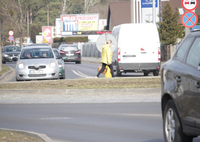 Rondo przy skrzyżowaniu alei JP II i ul. Letniej