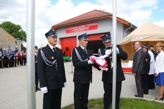 Takiej remizy, jaką otwarto w sobotę, mogą strażakom z Ligoty Prószkowskiej pozazdrościć ich niemieccy koledzy.