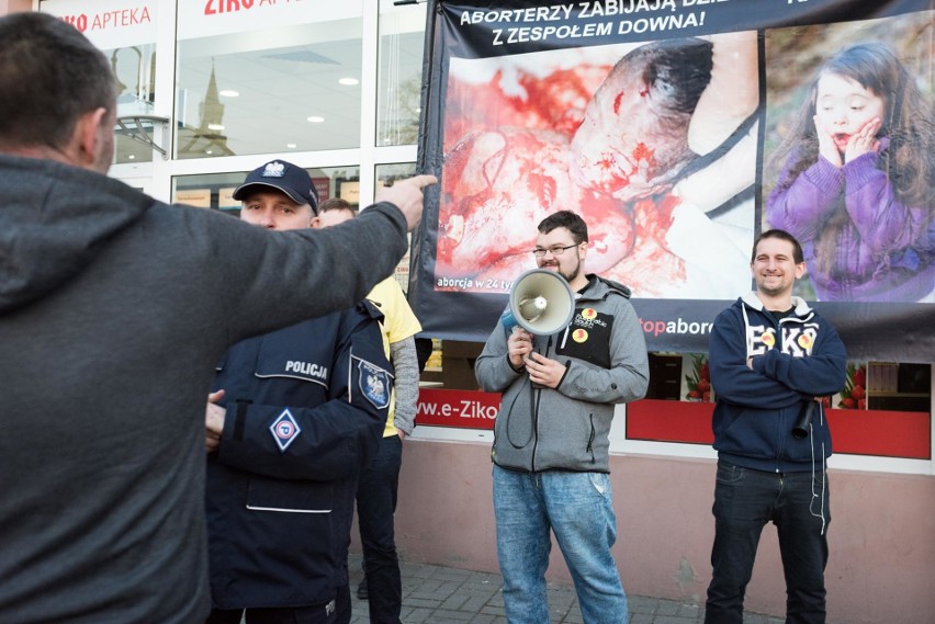 Protest w Opolu. Według policji manifestujących było około...