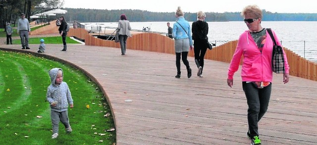 Promenada nad jeziorem Paprocany w Tychach nominowana jest do Superjednostki. Uzasadnienie: to świetnie skomponowany teren z plażą, siłownią, terenami dla rowerzystów