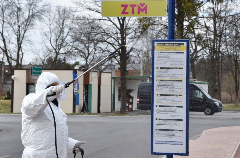 Dezynfekcja przystanków na terenie gminy Bobrowniki...