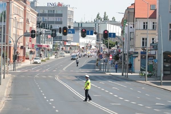 Zielona Góra, główna procesja szła przez centrum miasta, po...