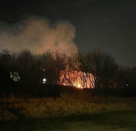 Do pożaru doszło we wtorek, 30 marca, po godzinie 20. Ogień...