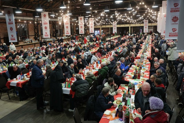 Tak wyglądała wigilia Caritas w Starej Zajezdni rok temu