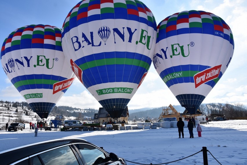 Podhale. Balony na ogrzane powietrze przeleciały nad Tatrami 