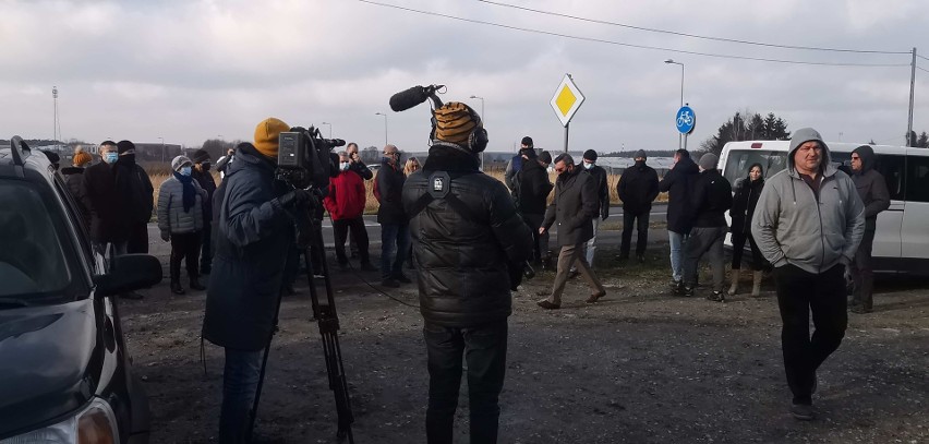 Mieszkańcy Solca Kujawskiego pikietowali przeciw zmianom w...