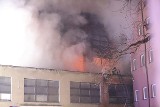 Pożar w centrum Łodzi! ZDJĘCIA. W ogniu dwa piętra budynku na ul. Gdańskiej przy ul. Struga