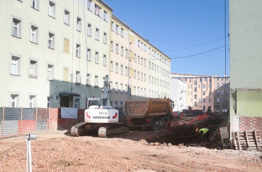 Postępy prac na budowie nowego kwartału w centrum Szczecina [ZDJĘCIA]