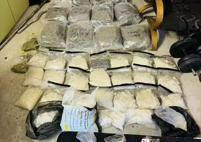 Policjanci z Komendy Miejskiej Policji w Kielcach przejęli na Podkarpaciu 40 kilogramów narkotyków.
