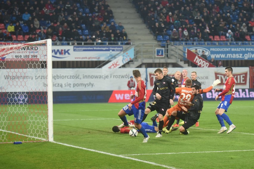 Ekstraklasa: Piast Gliwice – Cracovia 2:2 [RELACJA, ZDJĘCIA]