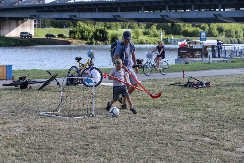 Kraków. Weekend pełen atrakcji na miejskiej plaży nad Wisłą [ZDJĘCIA]