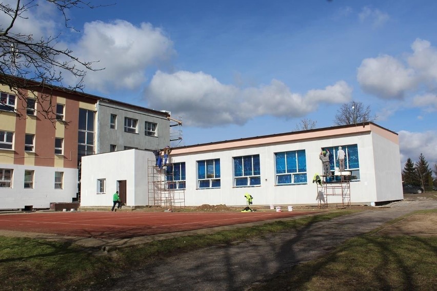 Trwa termomodernizacja budynku Szkoły Podstawowej nr 3 w Lipnie [zdjęcia]