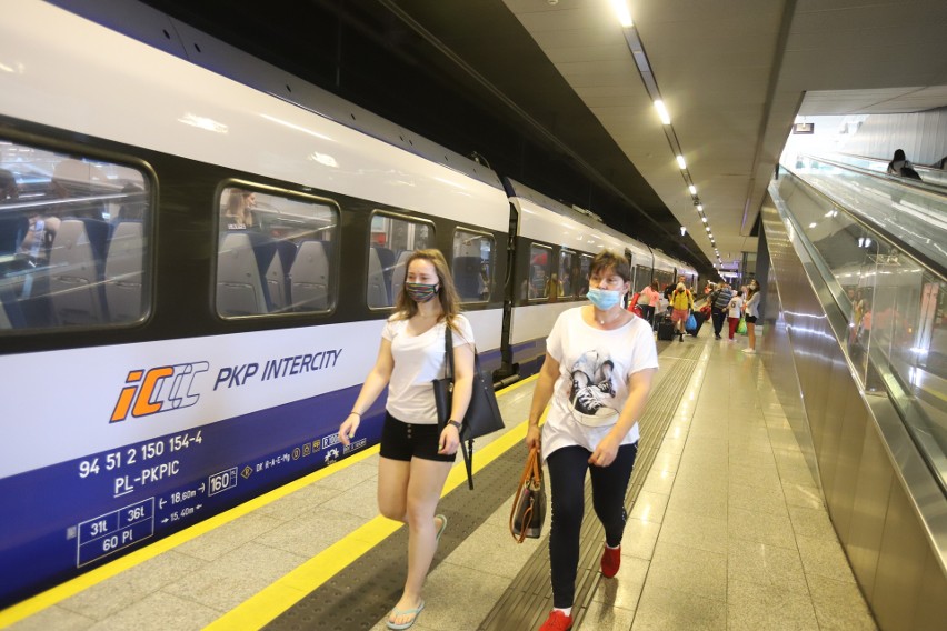 PKP Intercity wprowadza nowy system biletowy. Już nie będzie "Wcześniej - taniej". Im mniej ludzi w pociągu, tym bilet będzie tańszy