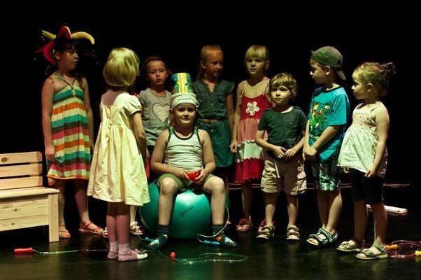 Teatr Gagatki zaprasza dzieci w wieku od 5 do 7 lat.