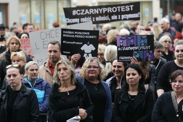 Największe manifestacje w ramach tzw. Czarnego Protestu przelały się przez kraj 24 października 2016 r.