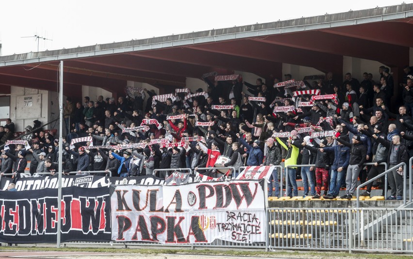 W derbach 3 ligi Resovia Rzeszów zremisowała u siebie z...