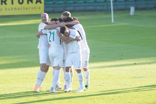 Piłkarze Warty Poznań przerwali passę bez gola i bez zwycięstwa. W piątek wygrali w Płocku z Wisłą 3:1 (2:0). Pierwszego gola w ekstraklasie po 25 latach zdobył młodzieżowiec Aleks Ławniczak, który urodził się 4 lata po tym jak Warta zaliczyła ostatni występ w elicie polskiej piłki. Kapitalny występ zanotował Łukasz Trałka, autor dwóch asyst i gola.Zobacz jak oceniliśmy piłkarzy Warty ---->