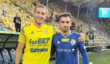 Bartosz Kwiecień kontra Maciej Śliwa. Wychowankowie Juventy Starachowice spotkali się na boisku w meczu Fortuna 1 Ligi