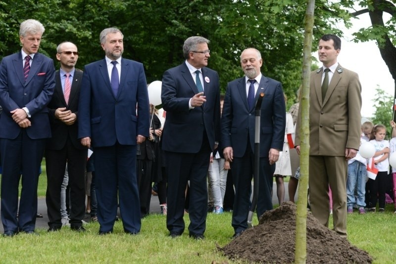Prezydent Komorowski zasadził w Poznaniu Dąb Wolności