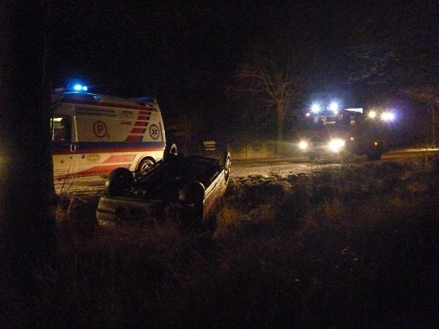 We wtorek w Murowanej Goślinie dachował samochód osobowy