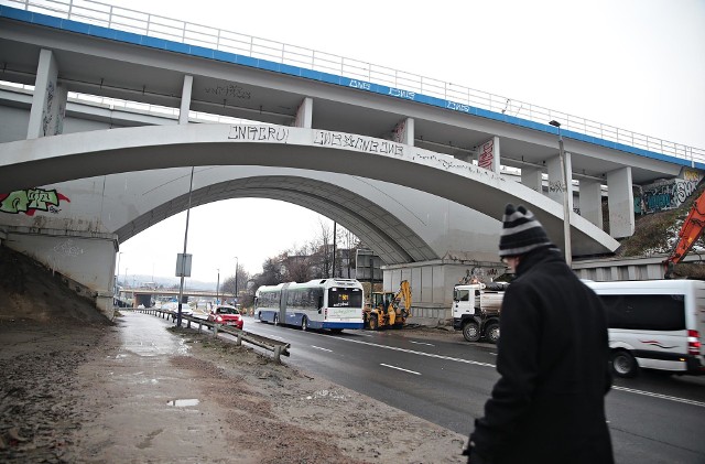 Nad kilkoma newralgicznymi krakowskimi ulicami przebudowywane są wiadukty kolejowe