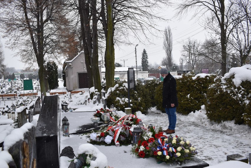 W Brzeszczach uczcili pamięć ofiar Marszu Śmierci więźniów niemieckiego obozu Auschwitz-Birkenau [ZDJĘCIA]
