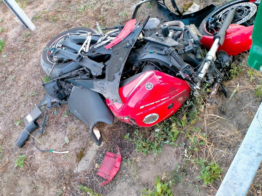 Wypadek na S7 w powiecie szydłowieckim. Motocyklista stracił panowanie nad pojazdem i uderzył w barierki. Nie odniósł poważnych obrażeń
