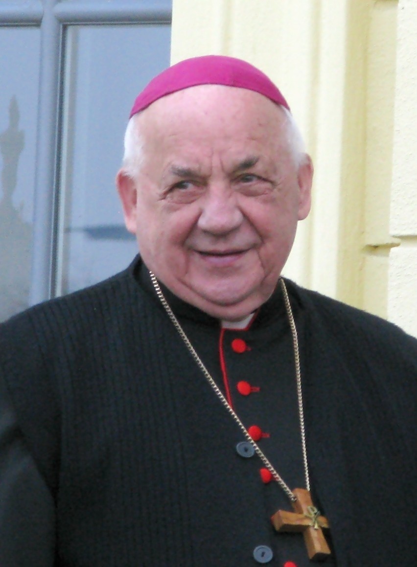 Zmarł były biskup kielecki Stanisław Szymecki. Był bardzo zasłużony dla diecezji kieleckiej, ceniony w Episkopacie Polski. Miał 99 lat