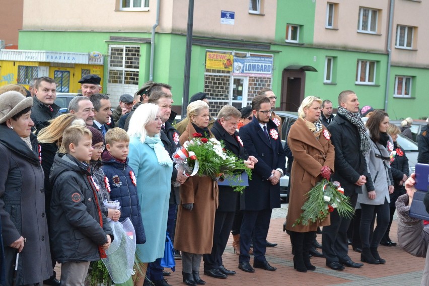 Uroczystości z okazji 11 Listopada w Dąbrowie...