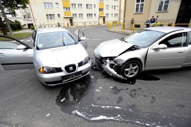 Obaj kierowcy byli trzeźwi. Kierowca seata został przewieziony na SOR.