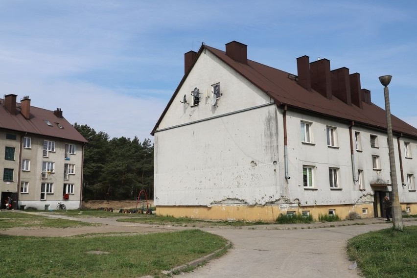 Ostrołęka. Bloki socjalne przejdą modernizacje. Miasto przekazało już plac budowy. 14.06.2022. Zdjęcia