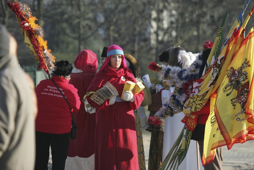 Przez Słupsk przemaszerował Orszak Trzech Króli (wideo, zdjęcia)