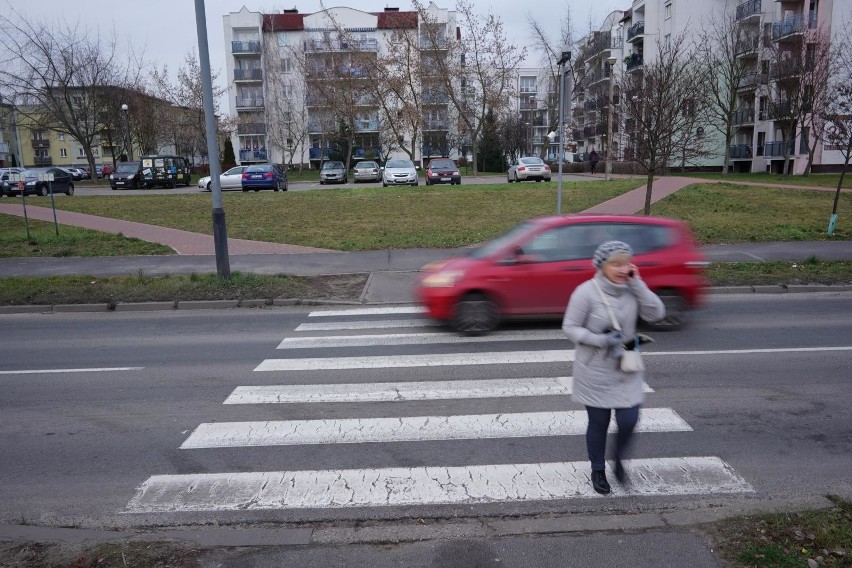 Piesi z pierwszeństwem na pasach. Rząd przyjął zmiany w...