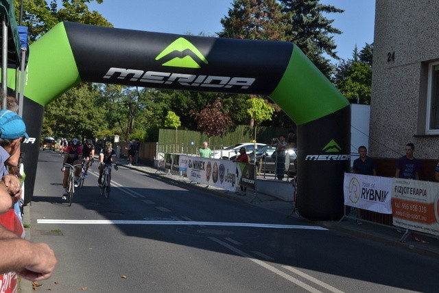 Kolarze opanowali dziś Rybnik. Trwa wyścig kolarski Tour de Rybnik