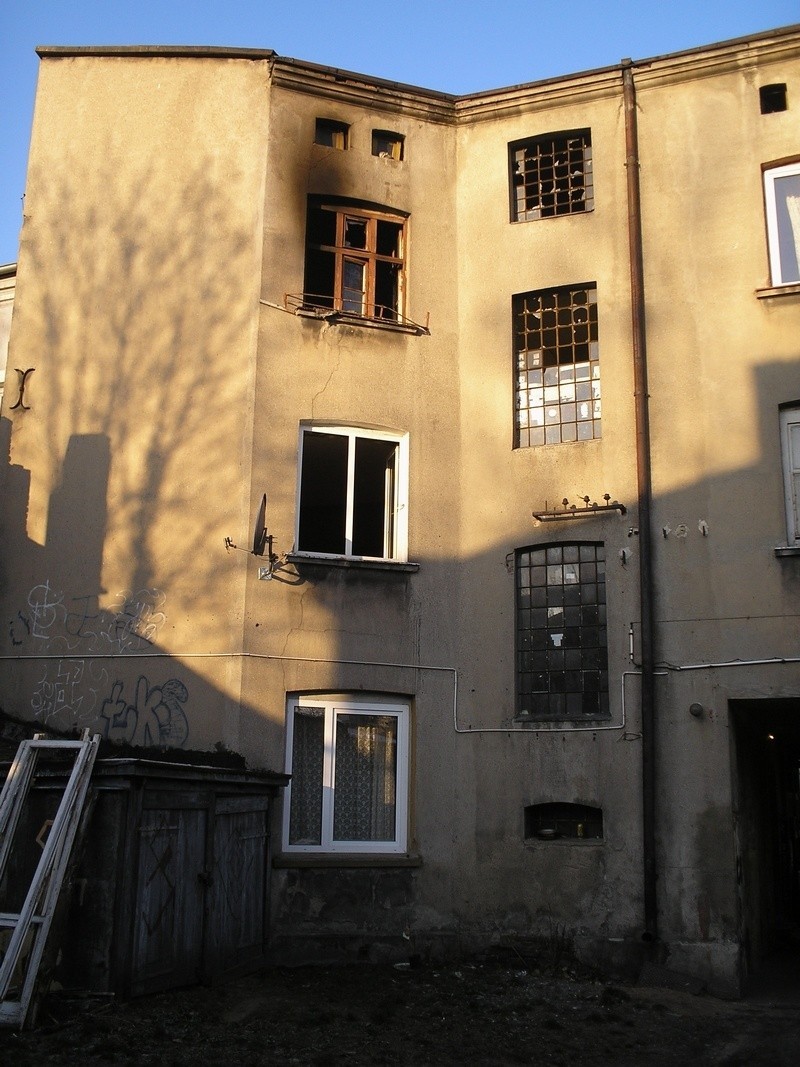 Tragiczny pożar przy ul. Krośnieńskiej. Lokator zginął w płomieniach