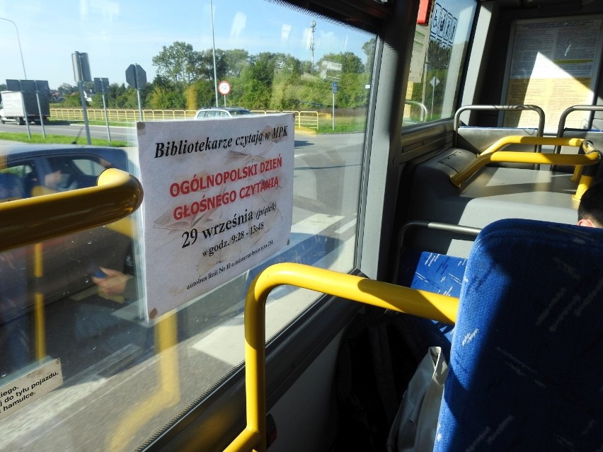 Zaczarowany autobus MPK z okazji Ogólnopolskiej akcji głośnego czytania