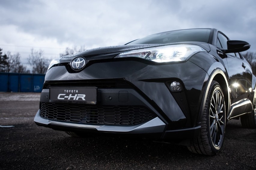 Toyota C-HR Black Edition...