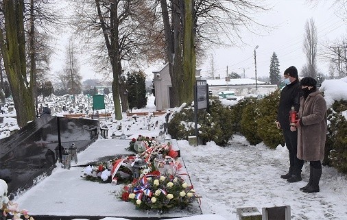 W Brzeszczach uczcili pamięć ofiar Marszu Śmierci więźniów niemieckiego obozu Auschwitz-Birkenau [ZDJĘCIA]